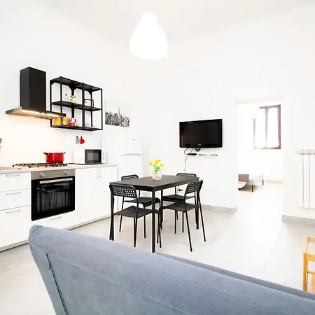 Les House - 1 By Tuscanywego Apartment